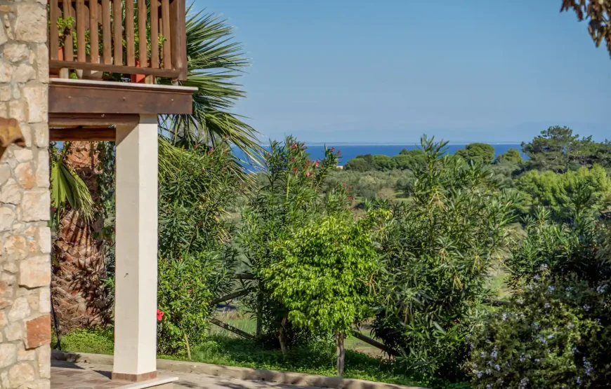 “Arekia” stone built maisonette close to the beach