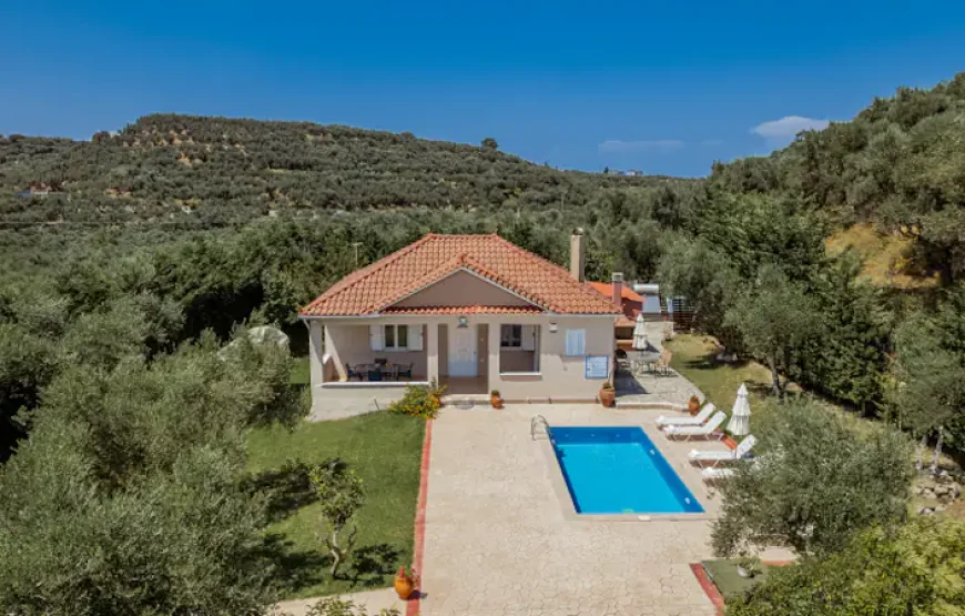 Planos Villa  με ιδιωτική πισίνα