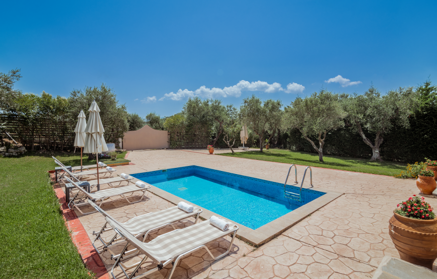 Planos Villa with private pool