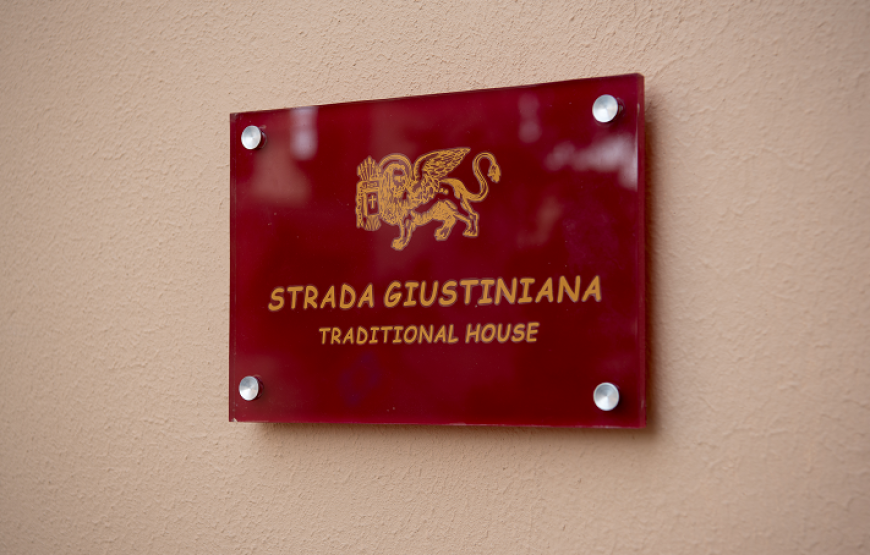 Strada Giustiniana-House